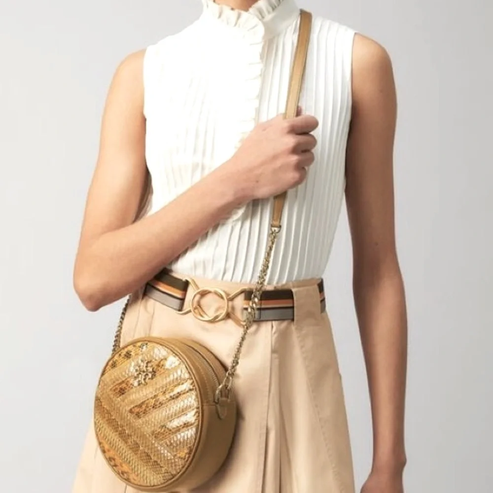🔥🔥Like New Exclusive Design Authentic Tory Burch Crossbody Bag So Chic $ Unique